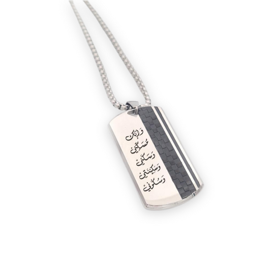 Elegant Necklace with Black Checkerboxes